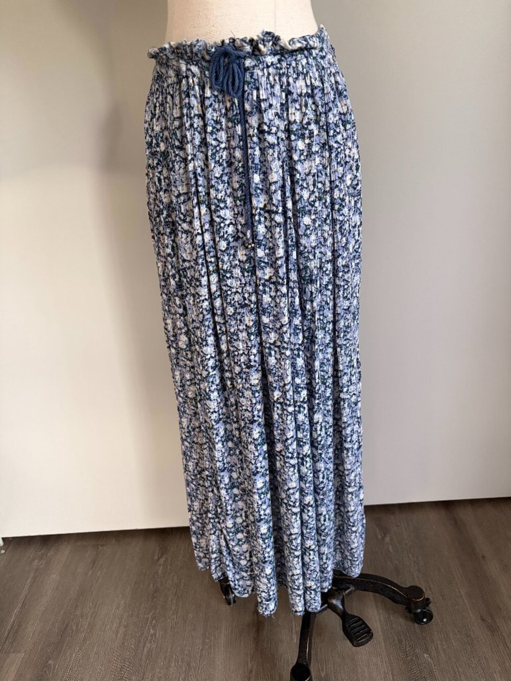 VINTAGE 90's Women's  Maxi Floral Multi Skirt